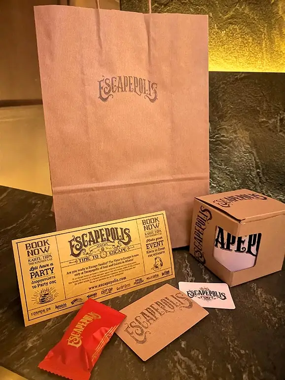 1 MUG, 1 MAGNET, 1 ESCAPEPOLIS COOKIE